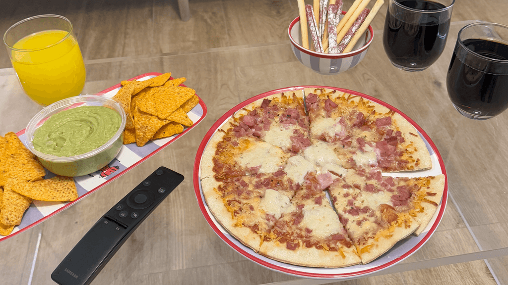 Pizza & Salsa Jamón y Queso con Salsa Mozzarella